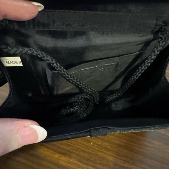 Elegant Black Evening Bag with Bow Accent - Picture 3 of 3